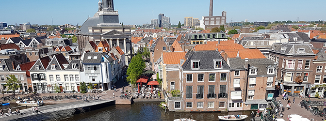 Luchtfoto van het centrum van Leiden