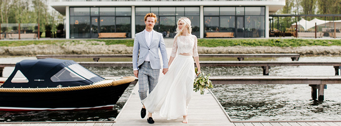 Trouwfoto door Nienke van Denderen Fotografie bij Het Veerse Meer