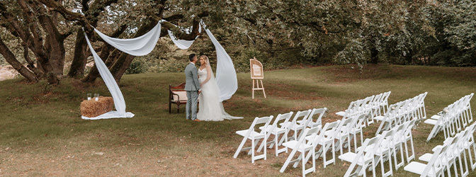 672 x 250 Zeegser Duinen Styled Shoot Ceremonie Buiten Setting