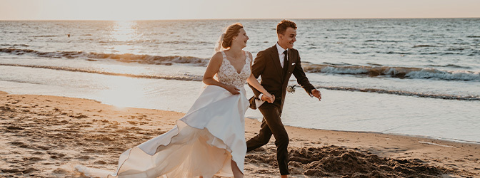 672 x 250 Strand Renesse Styled Shoot Fletcher Trouwen
