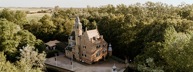 672 x 250 Slot Moermond Renesse Luchtfoto Fletcher Trouwen