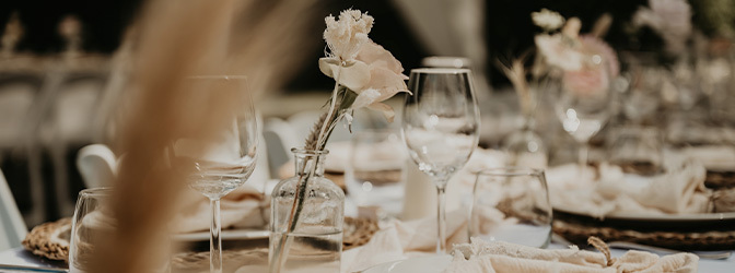 672 x 250 Diner Tafel Decor Romantisch Styled Shoot Fletcher Trouwen