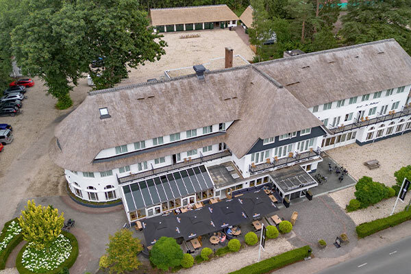 luchtfoto van Fletcher Hotel De Mallejan in Vierhouten