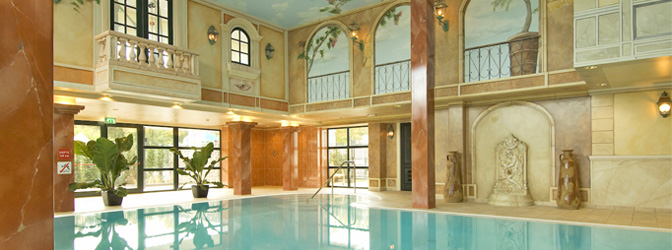Binnenzwembad van Beauty & Wellness Center De Hunzebergen