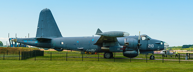 Oud vliegtuin van Aviodrome
