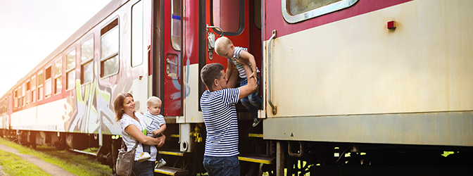 Gezin bij een trein in het Spoorwegmuseum