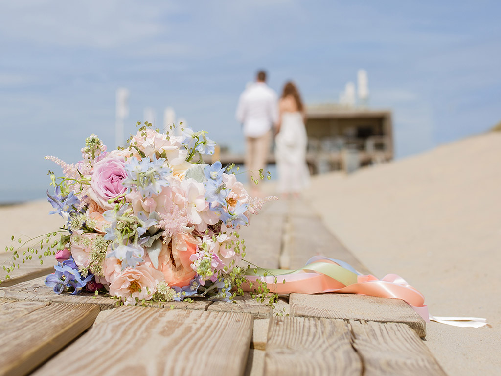 Trouwen op het strand of aan het water - Trouwen bij Fletcher Hotels
