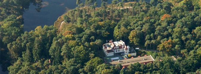 Luchtfoto van Fletcher Hotel-Restaurant Boschoord