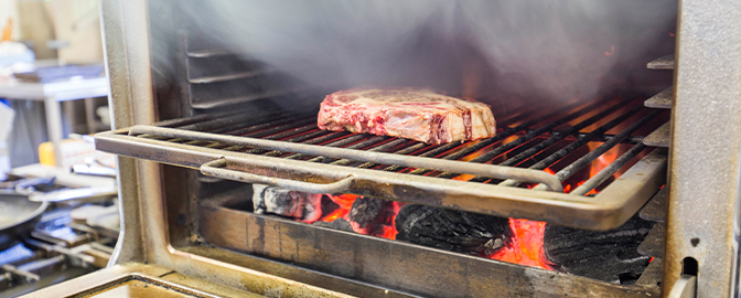 Gegrilde burger bij Bar Bistro DuCo Middelburg